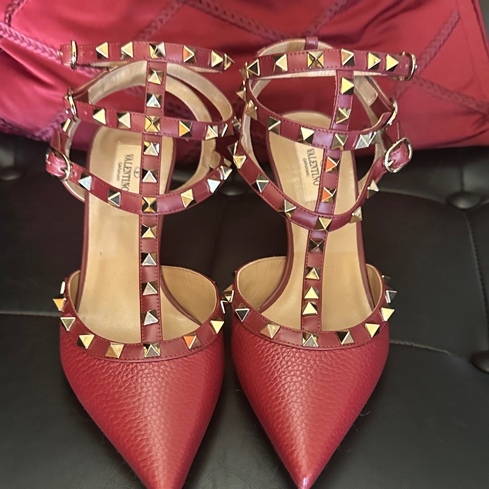 Valentino Rockstud pump